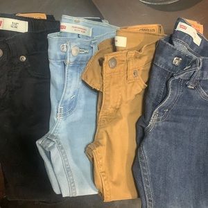 4 pairs Levi jeans